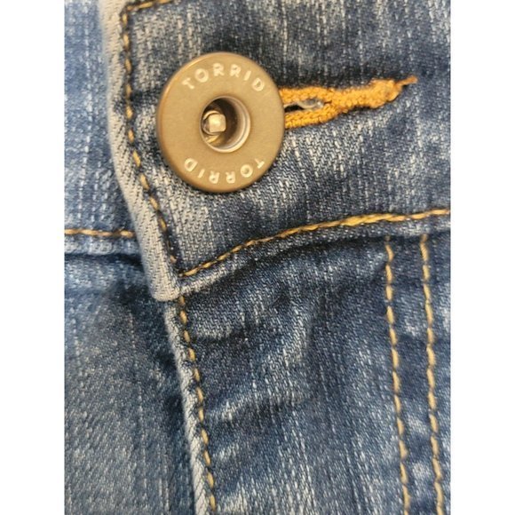 Women's Torrid Vintage Stretch Blue Jeans Size 14 - Picture 5 of 8